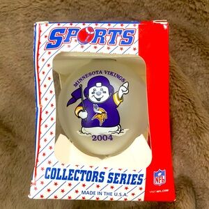 2004 Topperscot Minnesota Vikings NFL Snowman Glass Christmas Ornament